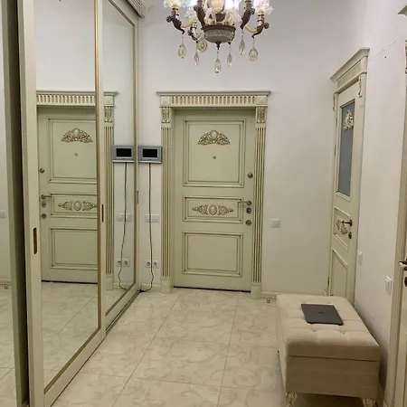 аркадійський палац з терасою *